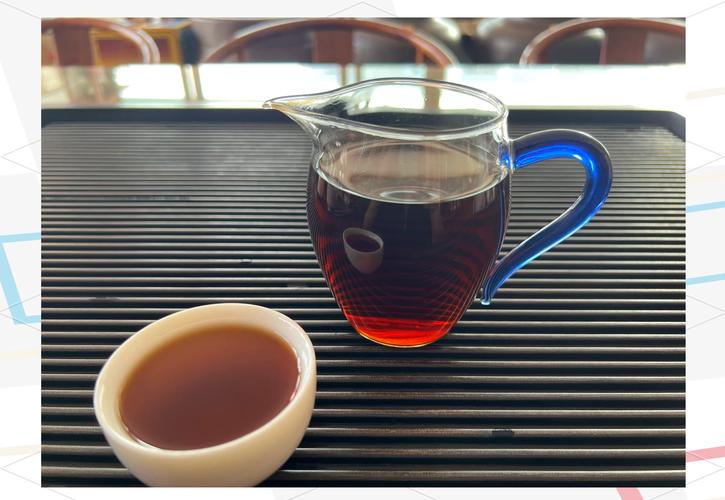 2012盛海红茶厂龙腾贡熟饼:越泡越香 